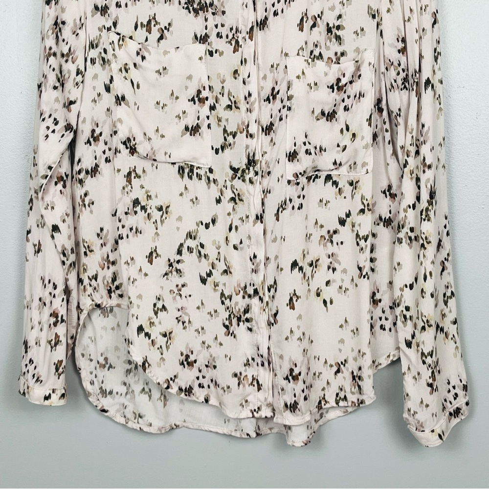 Bella Dahl Full Button Down Hipster Shirt in Painted Ditsy Floral Print, small. - Picture 5 of 13